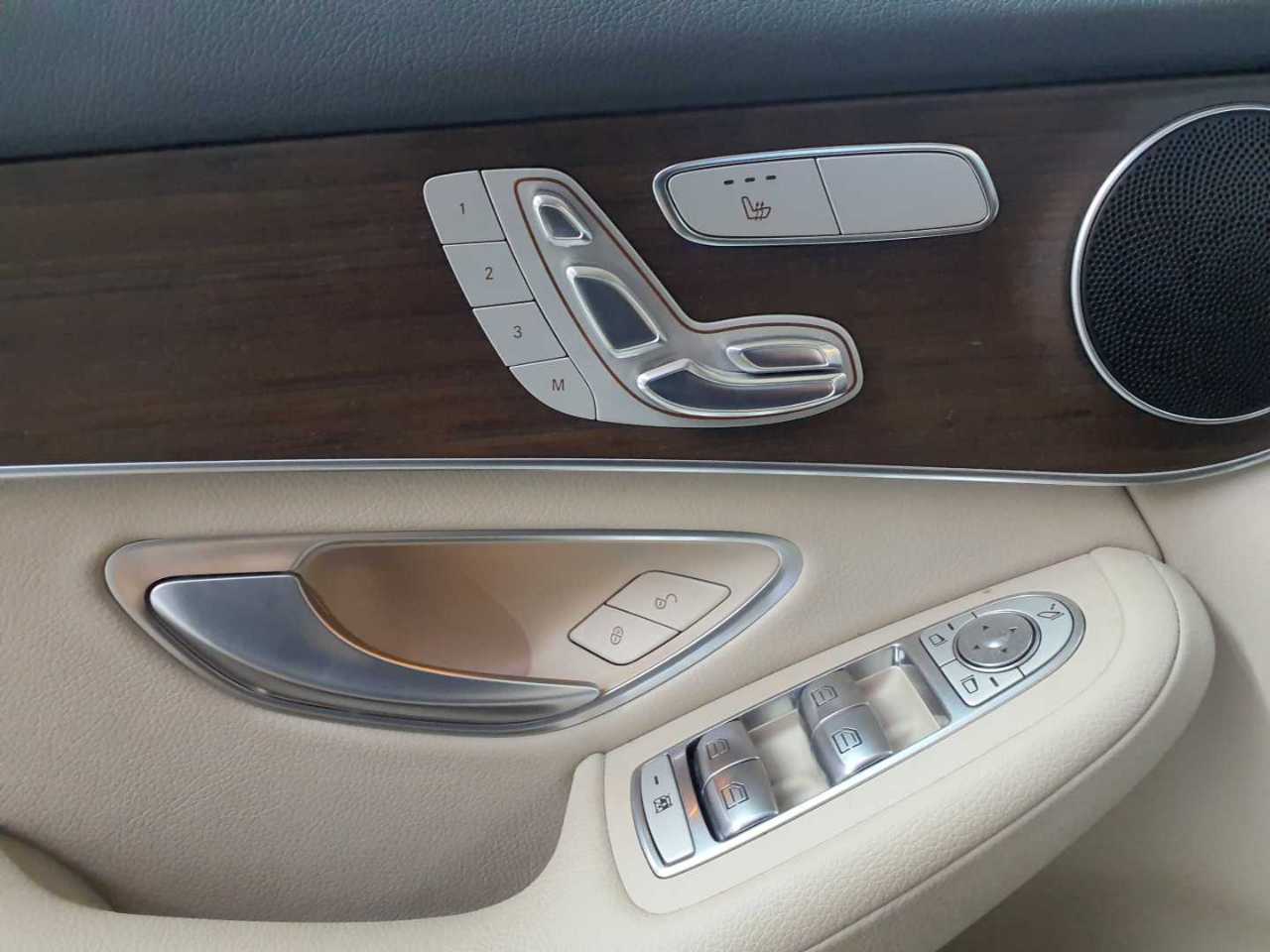 Mercedes-Benz GLC 300 de 4Matic 9G-TRONIC 17