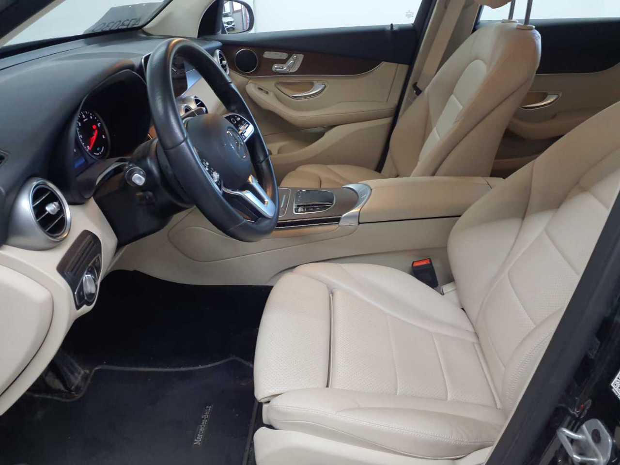 Mercedes-Benz GLC 300 de 4Matic 9G-TRONIC 8