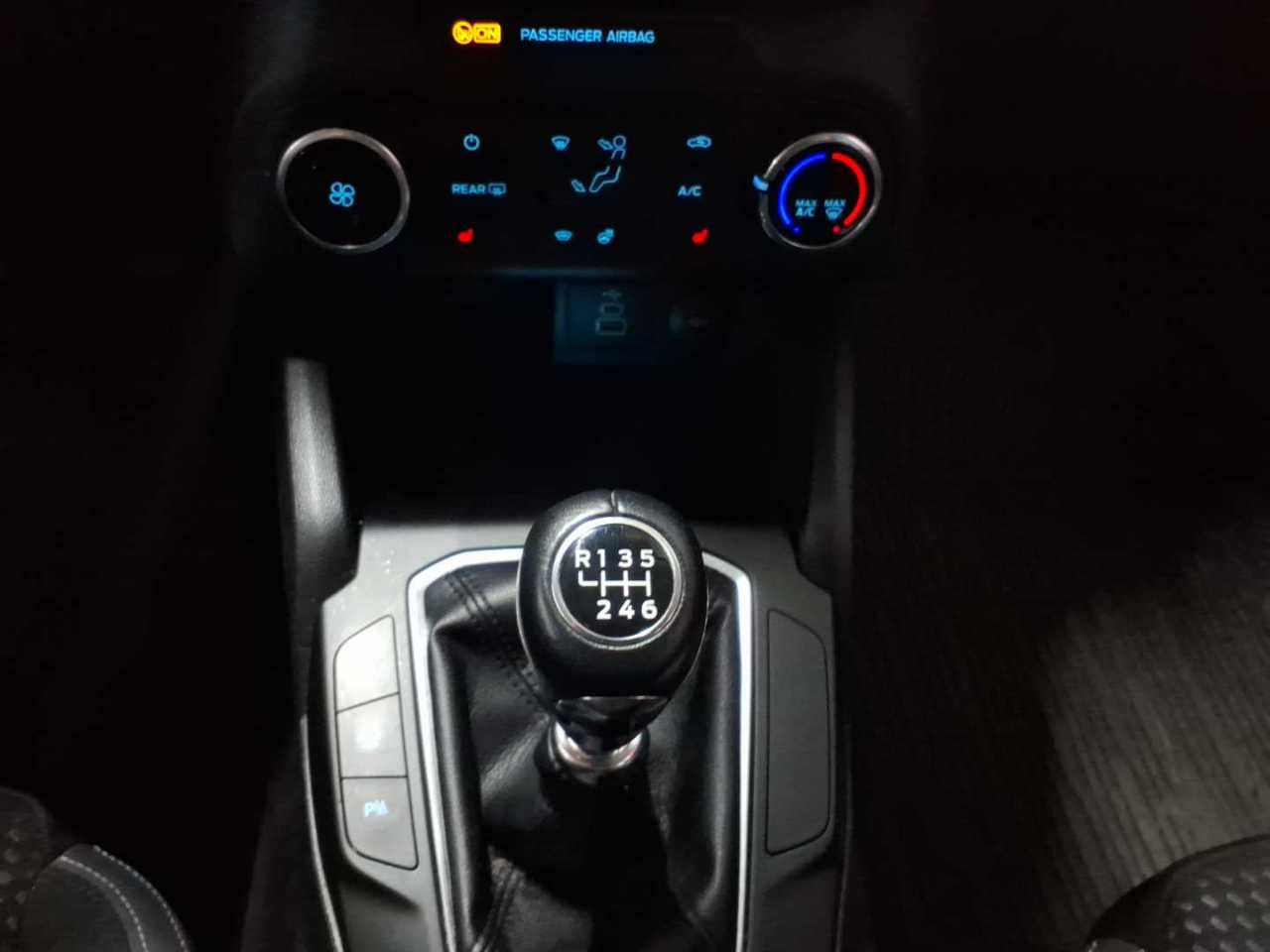 Ford Focus Turnier 1.5 EcoBlue Start-Stopp-System COOL&CONNECT 10