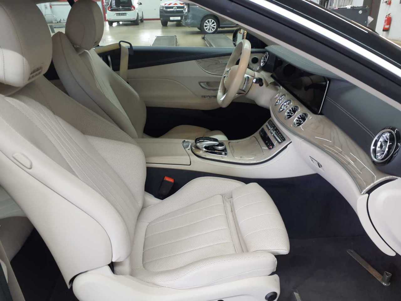Mercedes-Benz E 220 d Cabrio 9G-TRONIC AMG Line 7