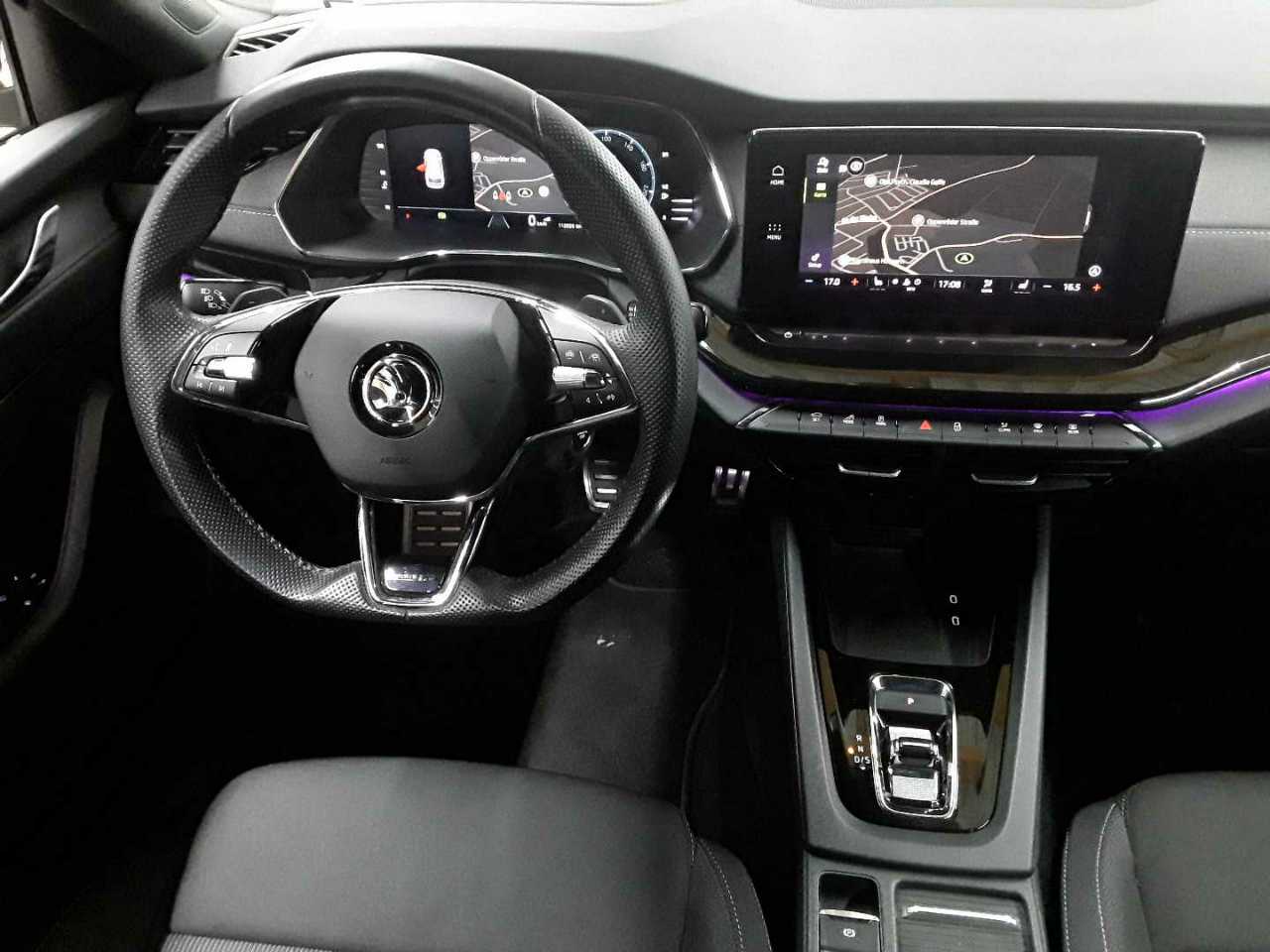 Skoda Octavia Combi 2.0 TDI DSG Sportline 10