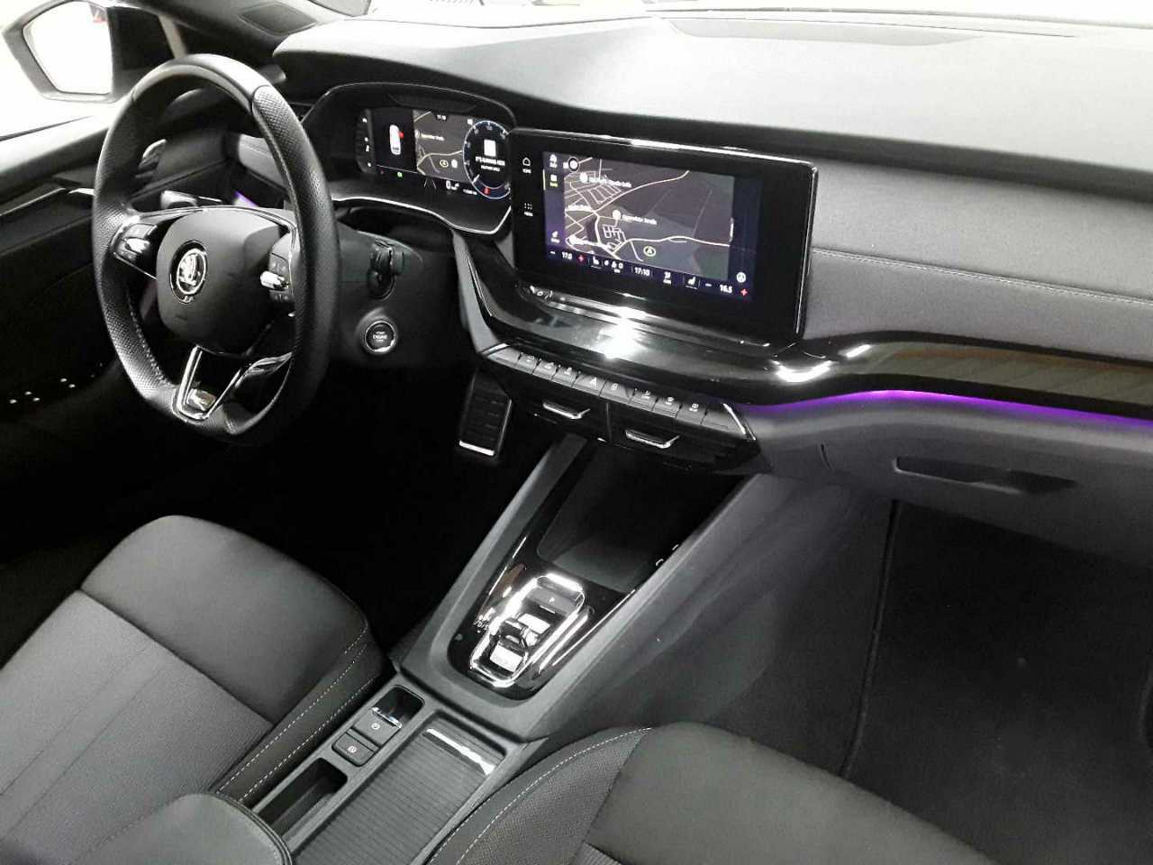 Skoda Octavia Combi 2.0 TDI DSG Sportline 9