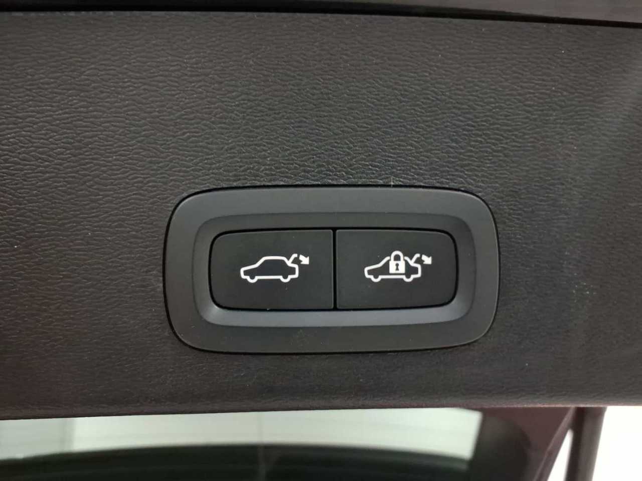 Volvo XC40 Recharge 69 kWh Single Motor Plus 16