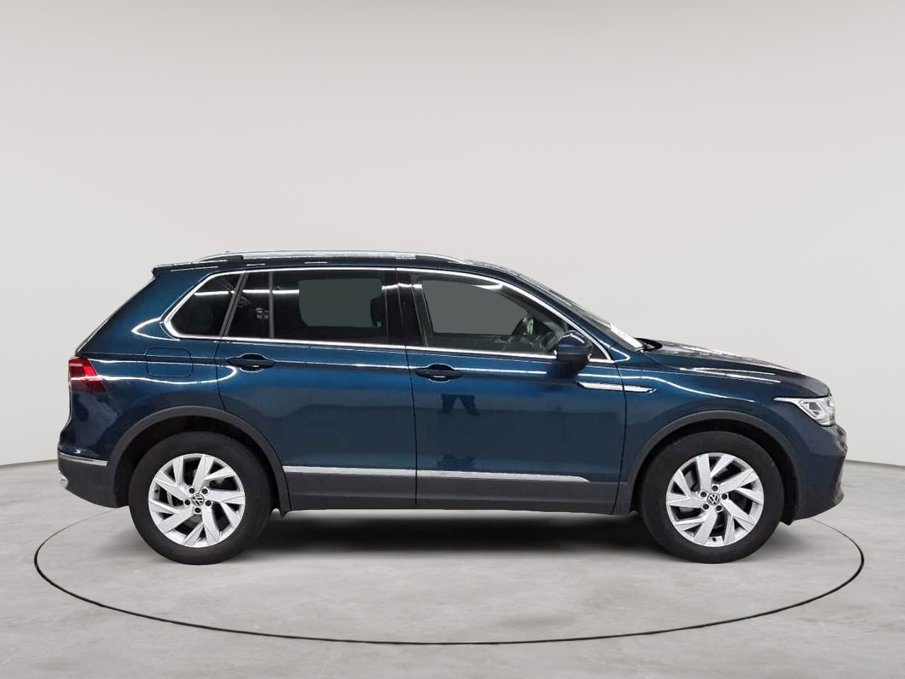 Volkswagen Tiguan 2.0 TDI SCR 4Motion DSG Elegance 3
