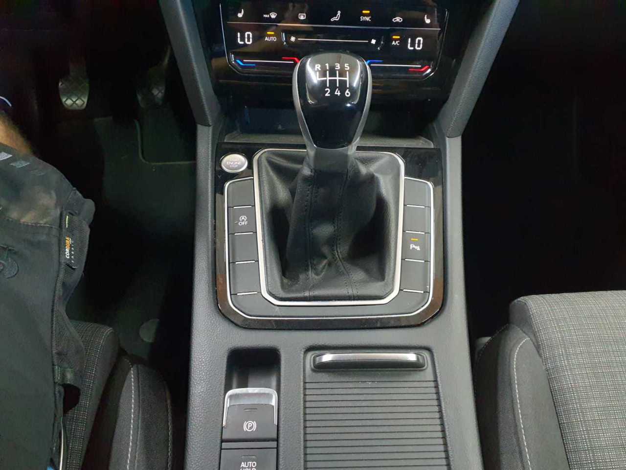 Volkswagen Passat Variant 2.0 TDI SCR Business 10