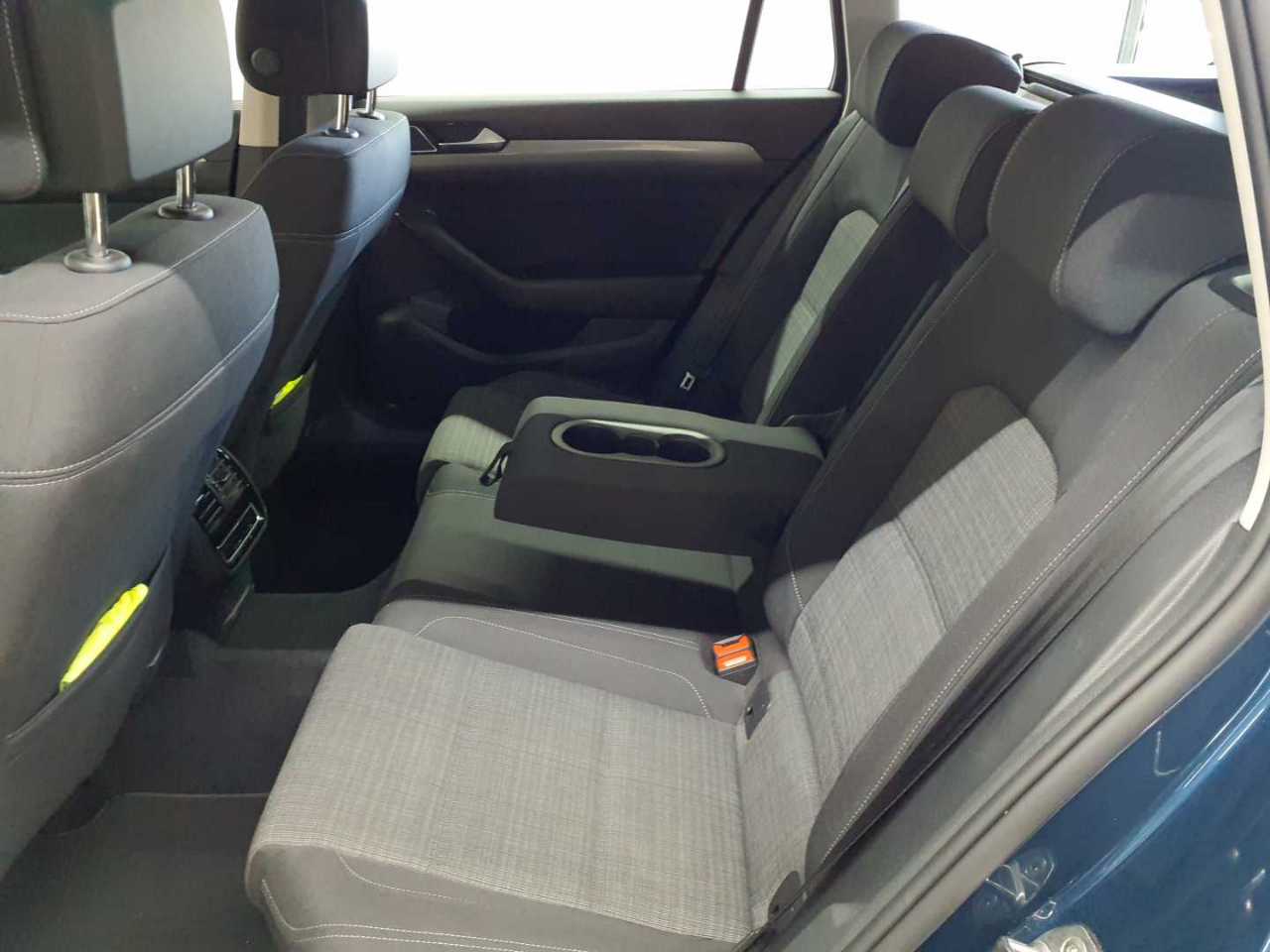 Volkswagen Passat Variant 2.0 TDI SCR Business 14