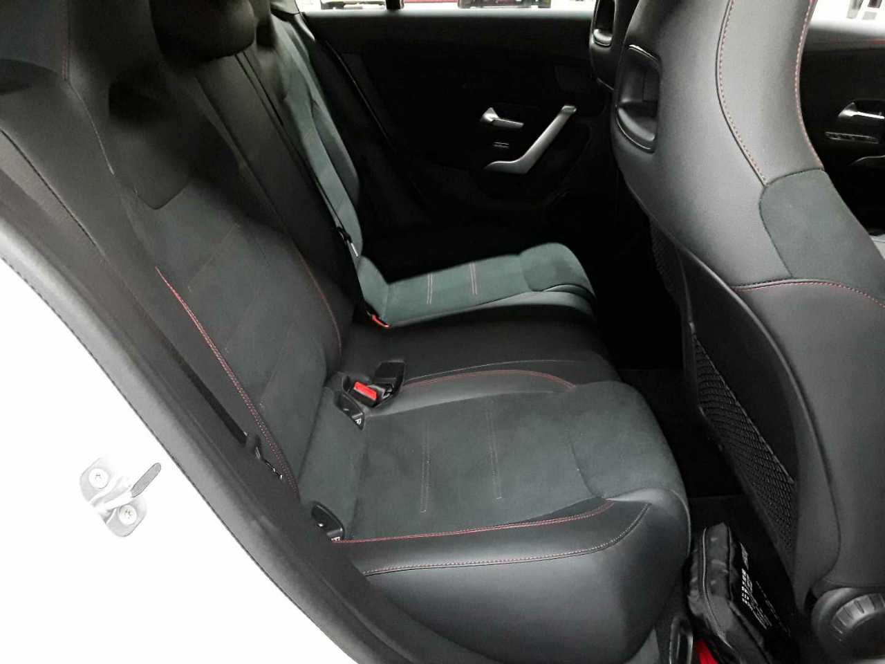 Mercedes-Benz CLA 200 d 4Matic Shooting Brake 8G-DCT AMG Line 14