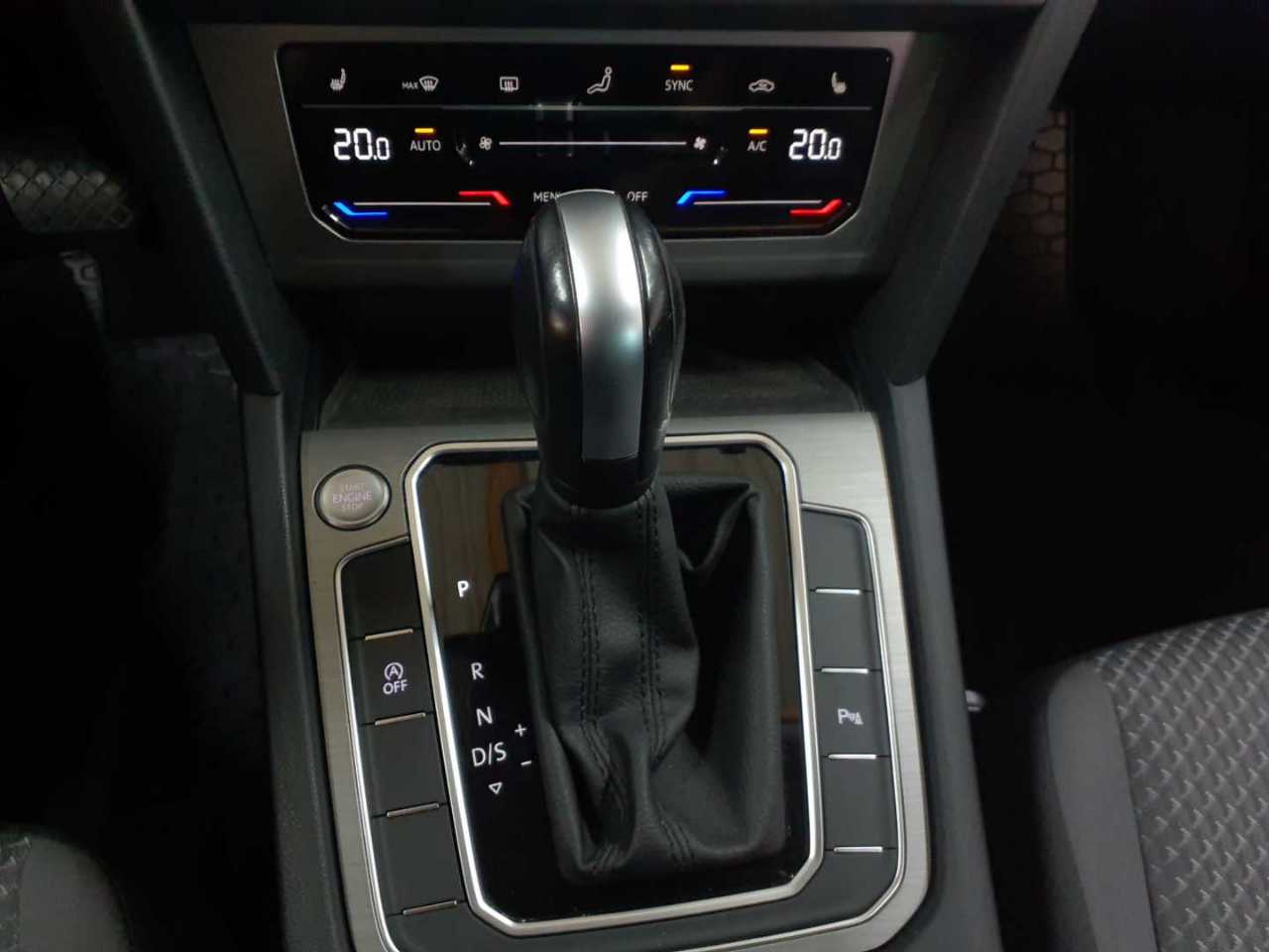 Volkswagen Passat Variant 2.0 TDI SCR DSG Conceptline 10