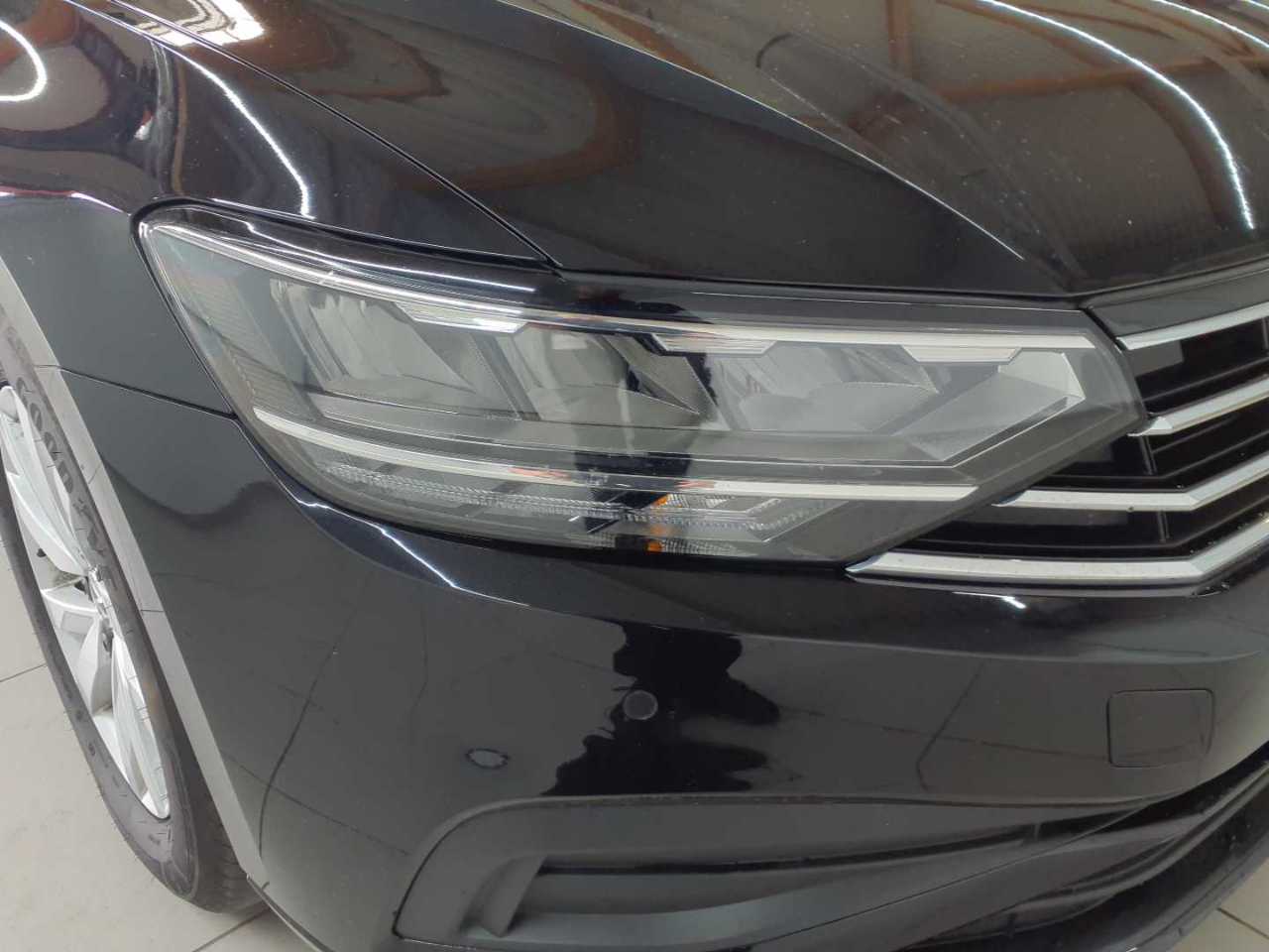 Volkswagen Passat Variant 2.0 TDI SCR DSG Conceptline 17