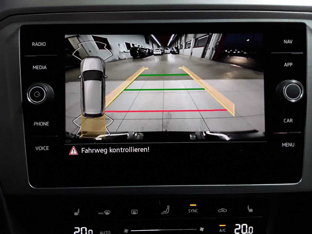 Volkswagen Passat Variant 2.0 TDI SCR DSG Conceptline 16