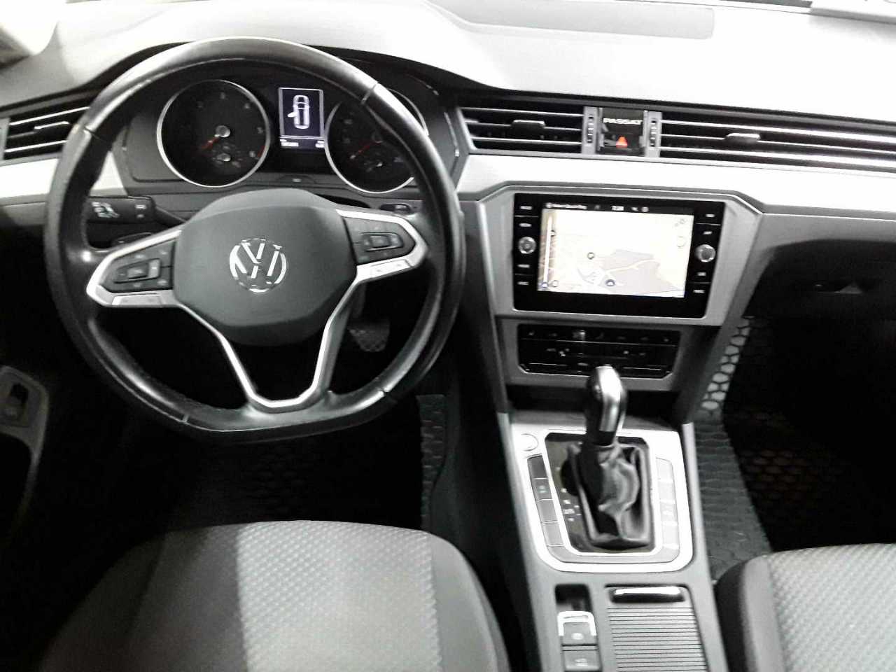 Volkswagen Passat Variant 2.0 TDI SCR DSG Conceptline 10