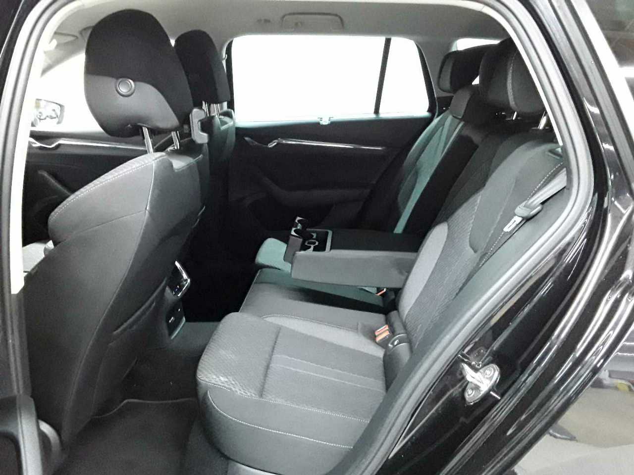 Skoda Octavia Combi 2.0 TDI DSG Style 13