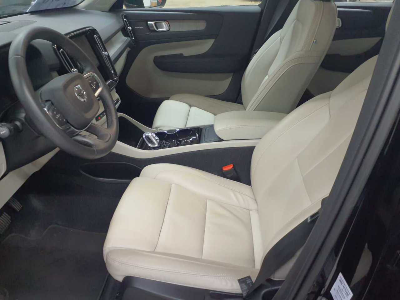 Volvo XC40 B4 B DKG Ultimate Bright 7