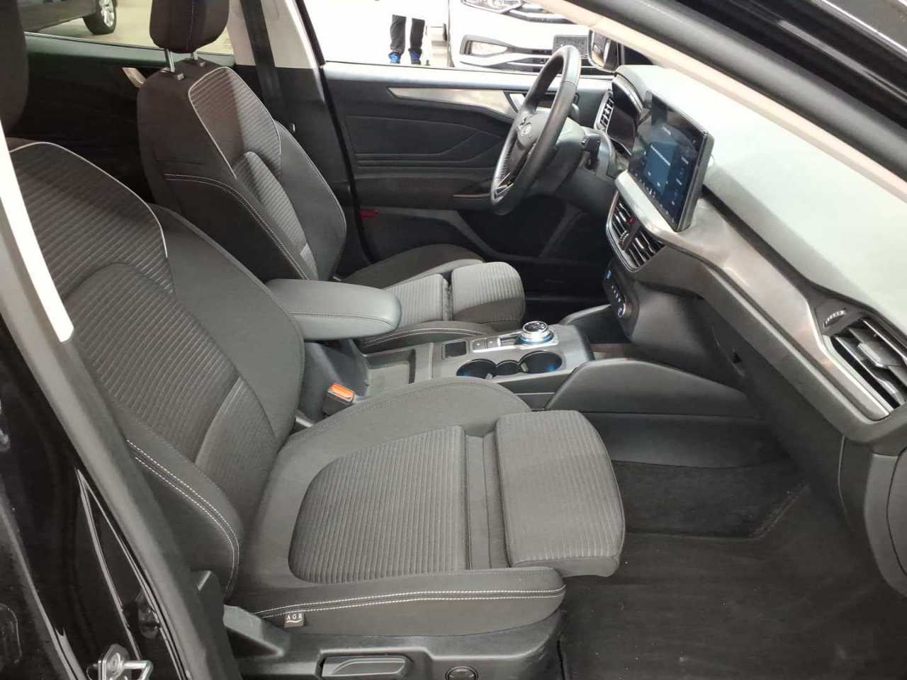 Ford Focus Turnier 1.5 EcoBlue Start-Stopp-System Aut. TITANIUM 8