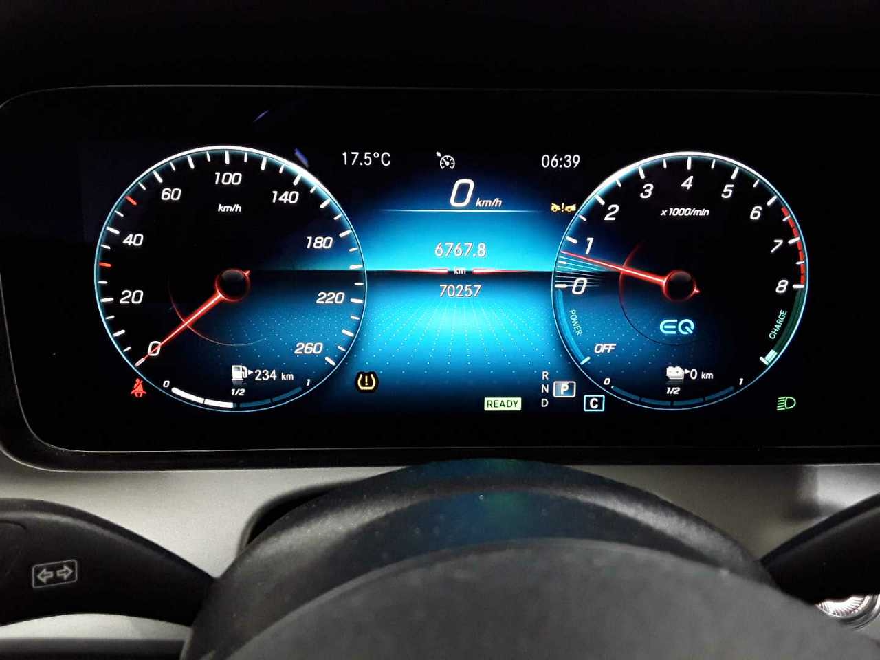 Mercedes-Benz E 300 e T 9G-TRONIC 11