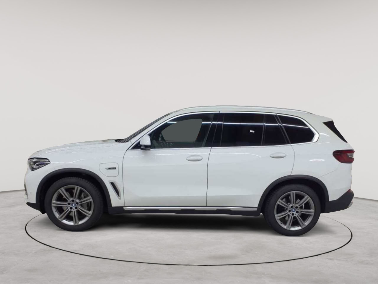 BMW X5 xDrive45e xLine 6