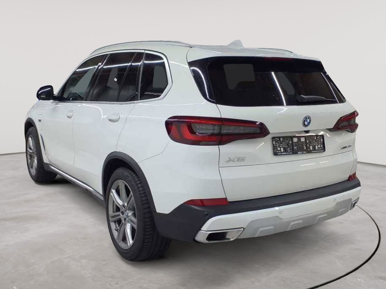 BMW X5 xDrive45e xLine 5