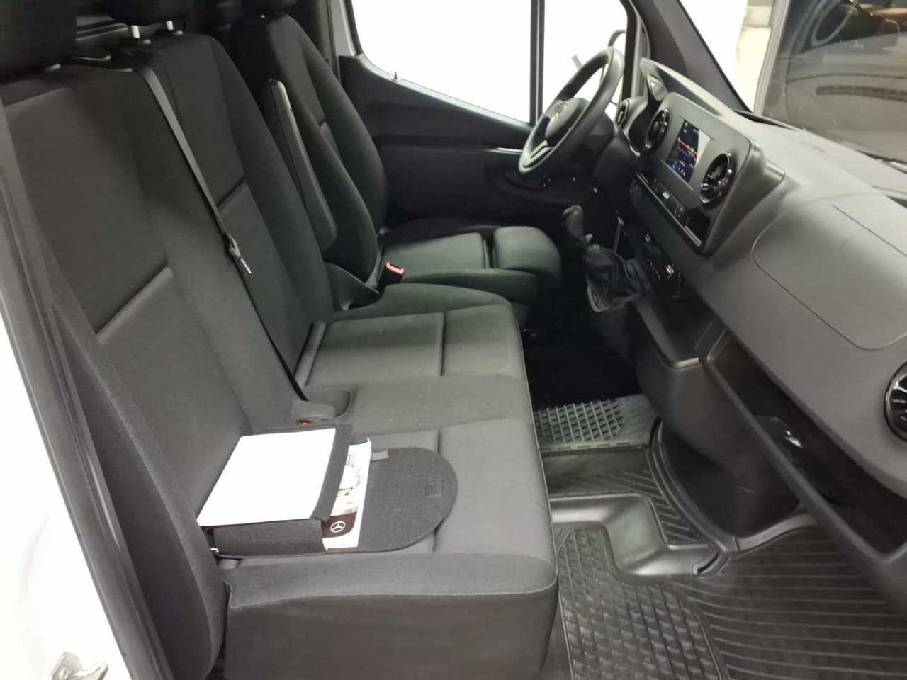 Mercedes-Benz 317 CDI Sprinter Standard HA 8