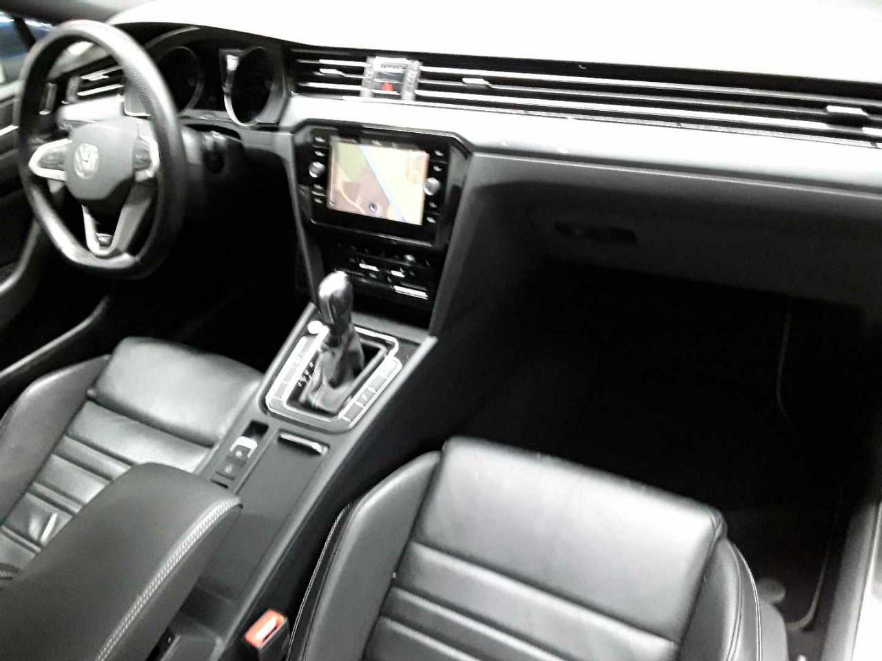 Volkswagen Passat Variant 2.0 TDI SCR DSG Business 9