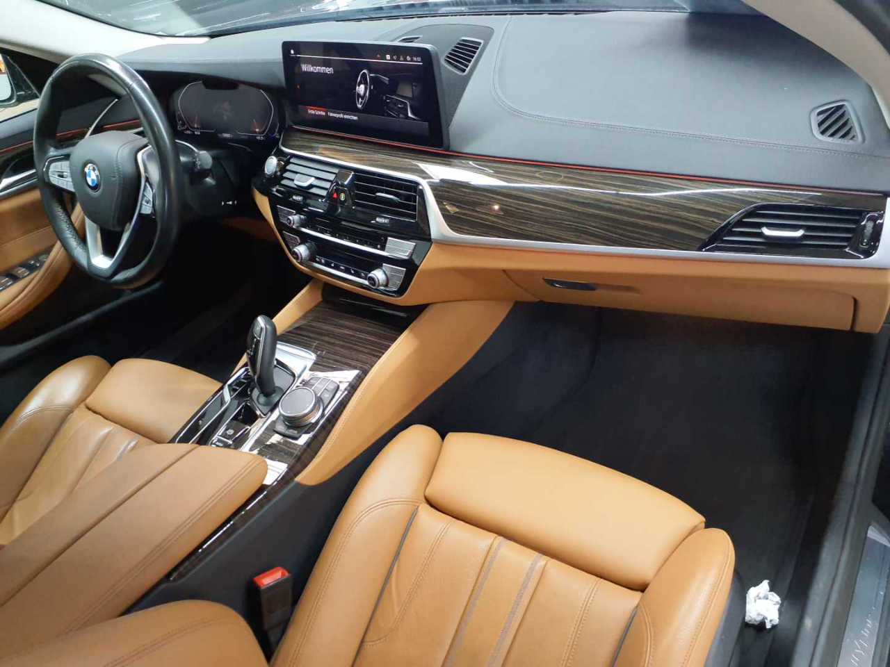 BMW 520d Touring Aut. Luxury Line 9