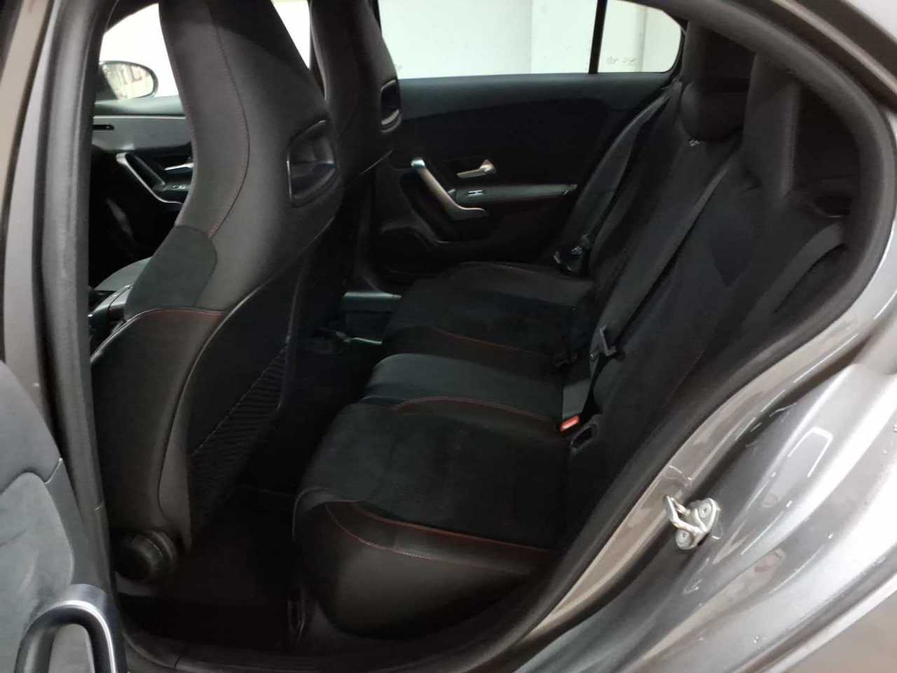 Mercedes-Benz A 250 e 8G-DCT AMG Line 13