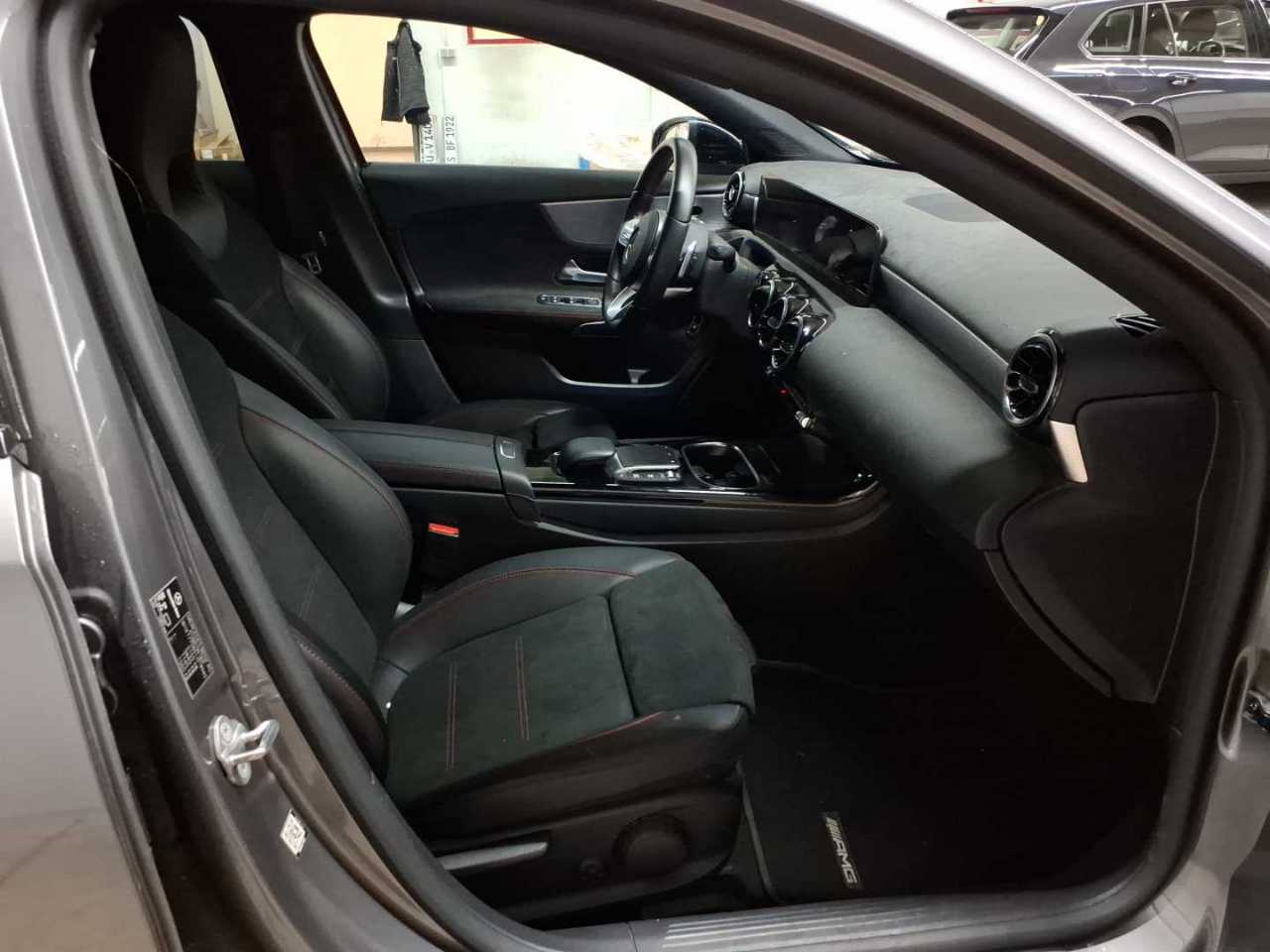 Mercedes-Benz A 250 e 8G-DCT AMG Line 8