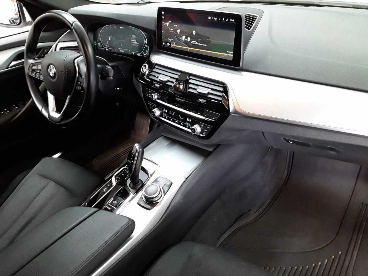 BMW 520e Aut. 9