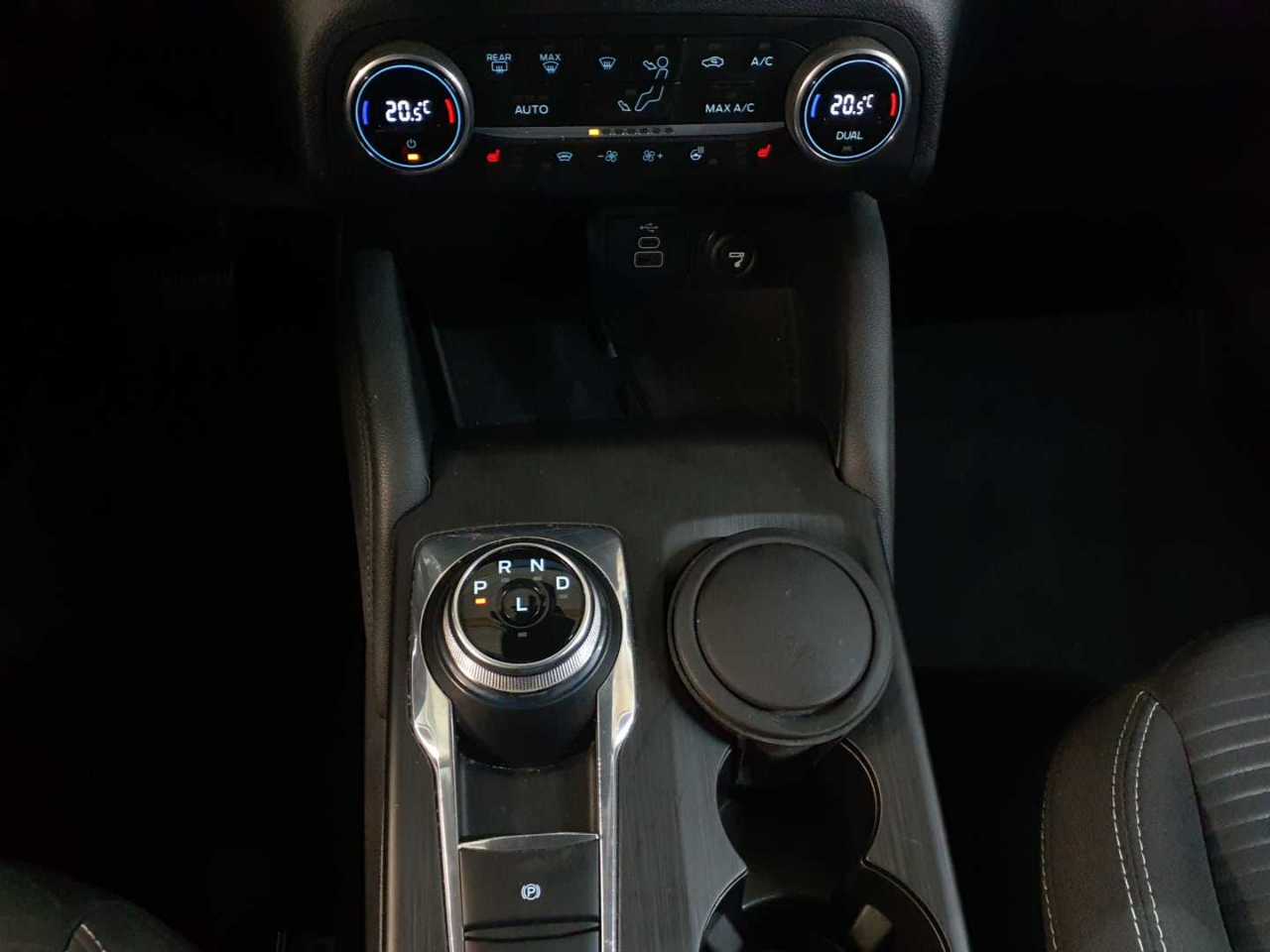Ford Kuga 2.0 EcoBlue 4x4 Aut. TITANIUM 10
