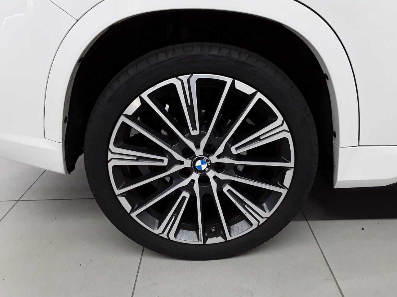 BMW X1 xDrive23i Aut. M Sportpaket 19