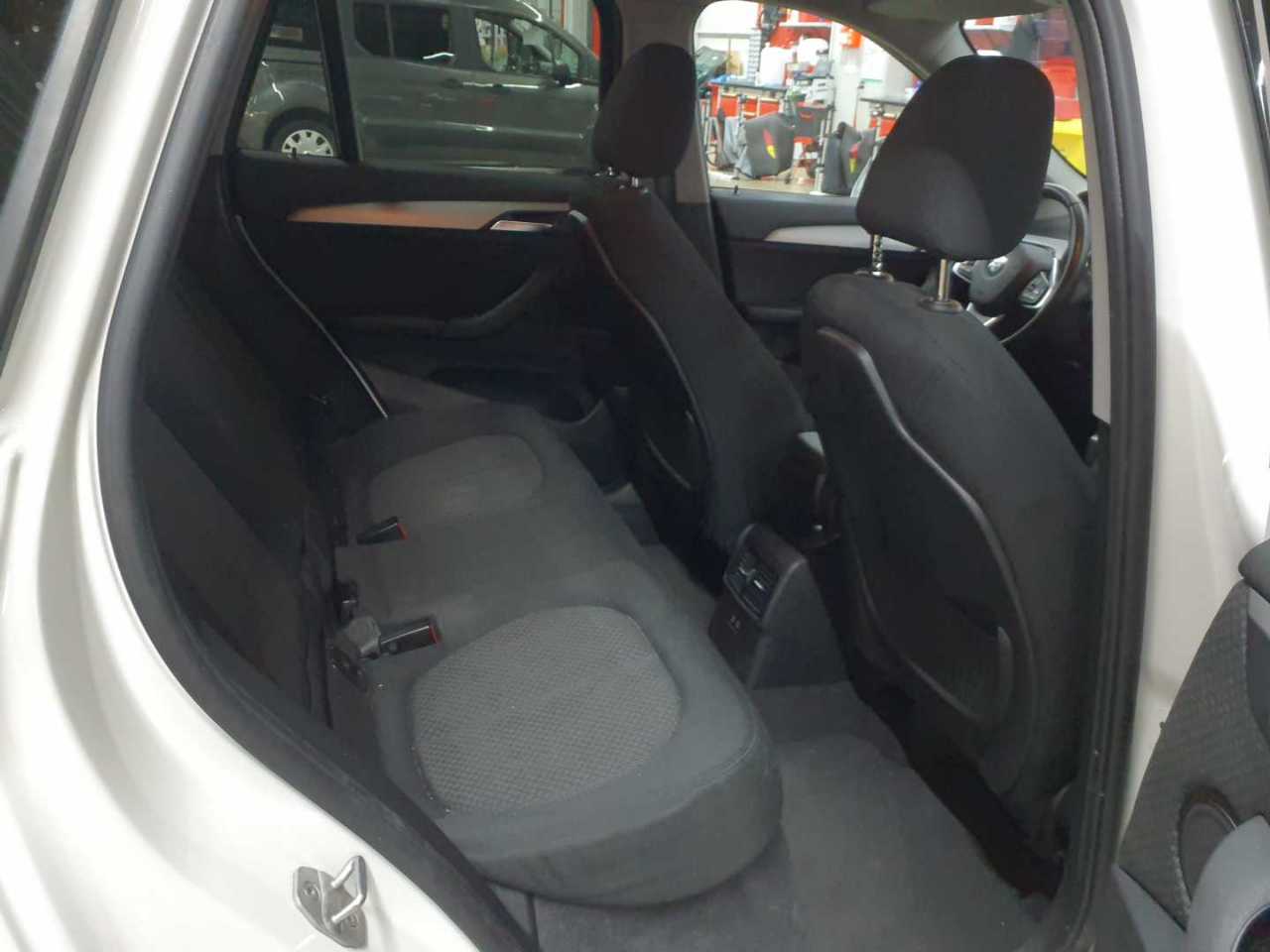 BMW X1 xDrive25e Advantage 14