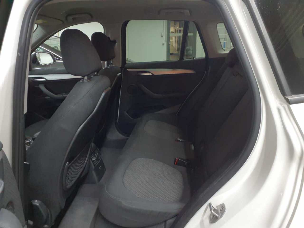 BMW X1 xDrive25e Advantage 13
