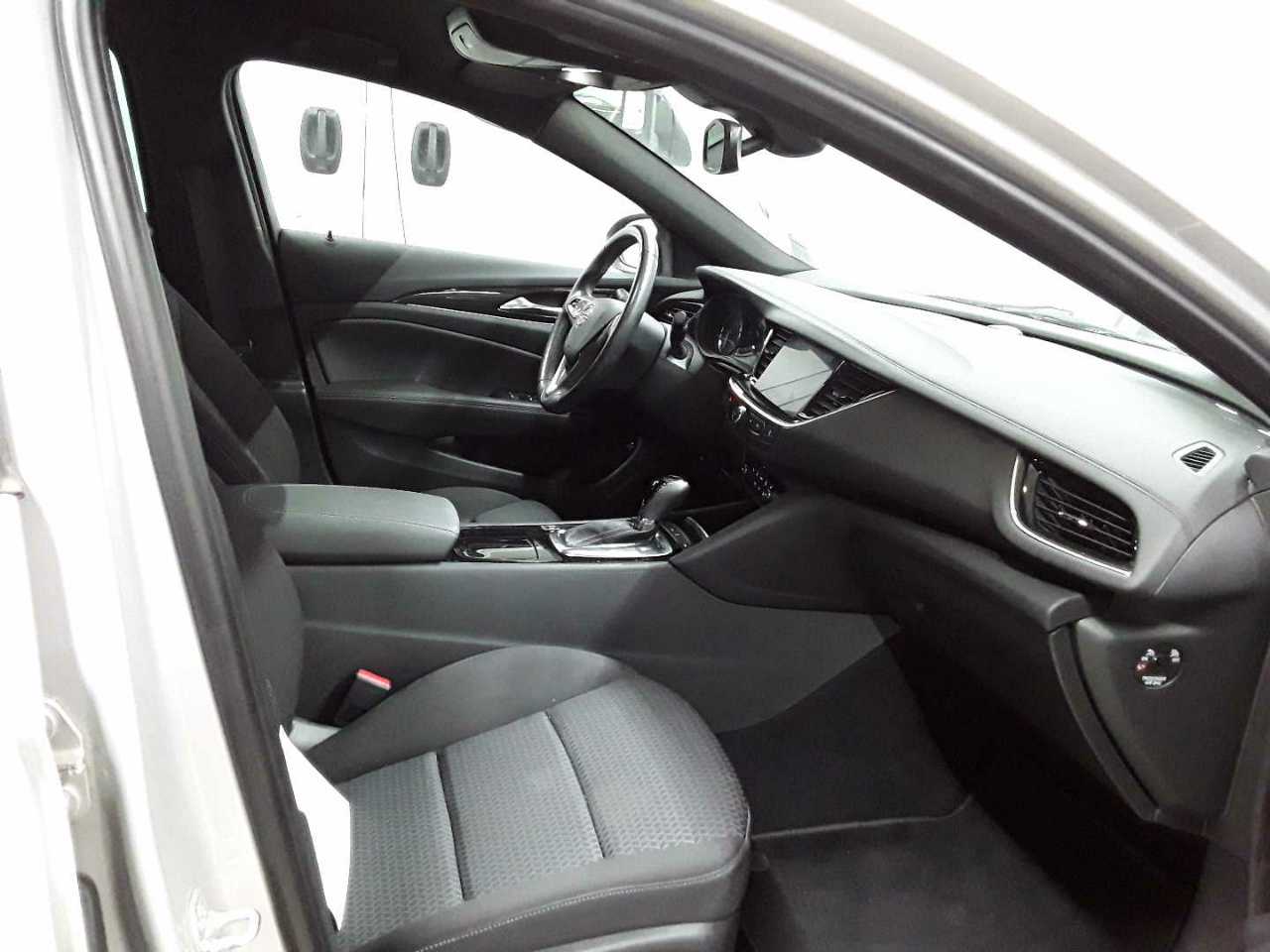 Opel Insignia Sports Tourer 2.0 Diesel Aut. Business 8