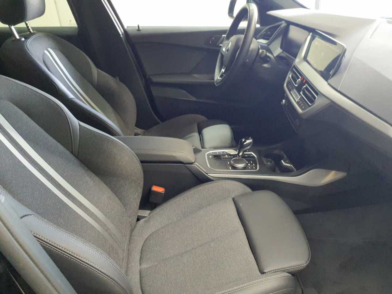 BMW 116d Aut. Advantage 8