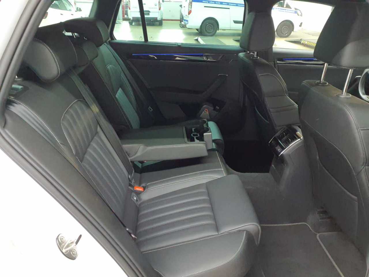Skoda Superb Combi 2.0 TDI DSG L&K 13
