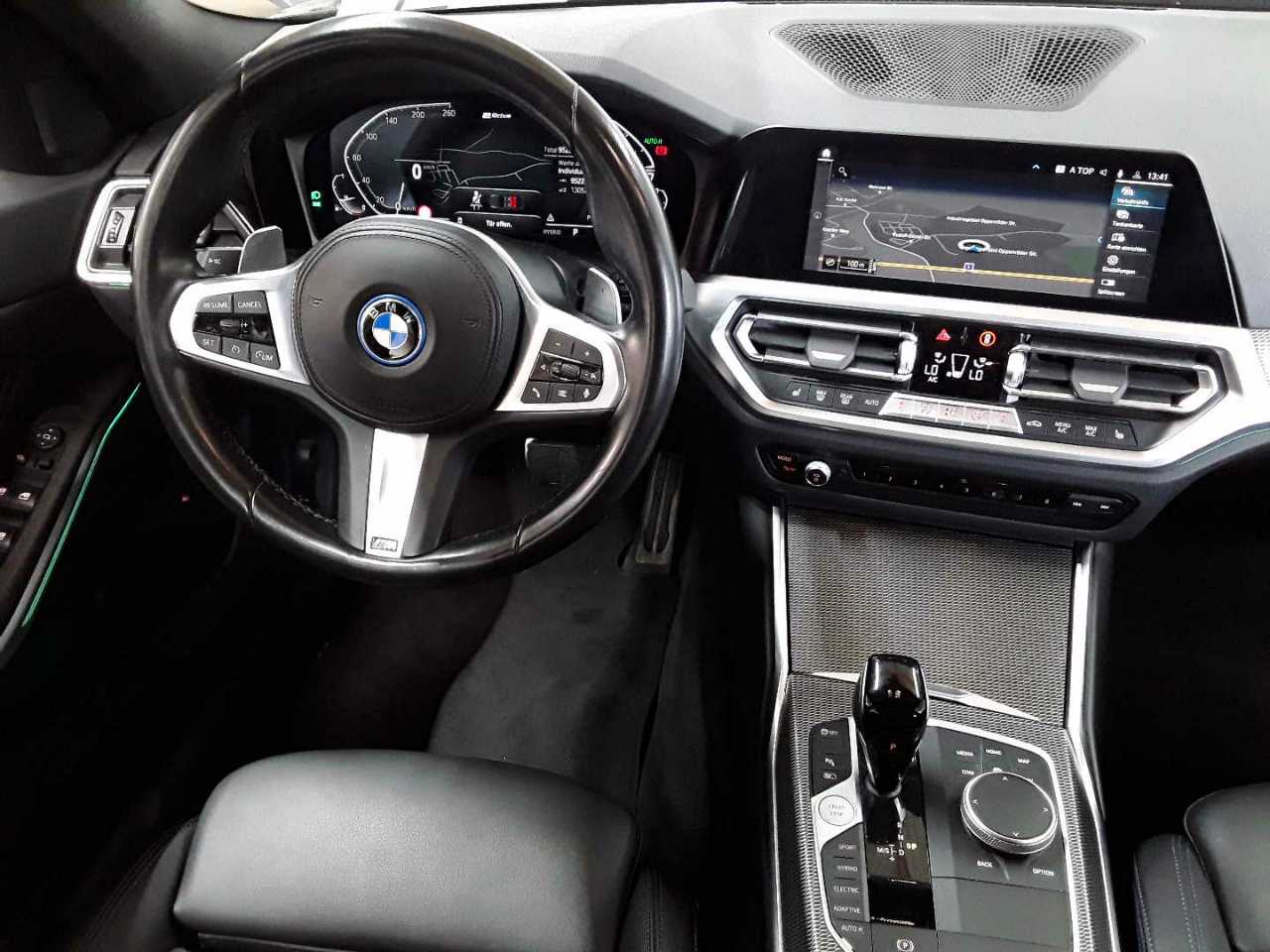 BMW 330e xDrive Aut. M Sport 10