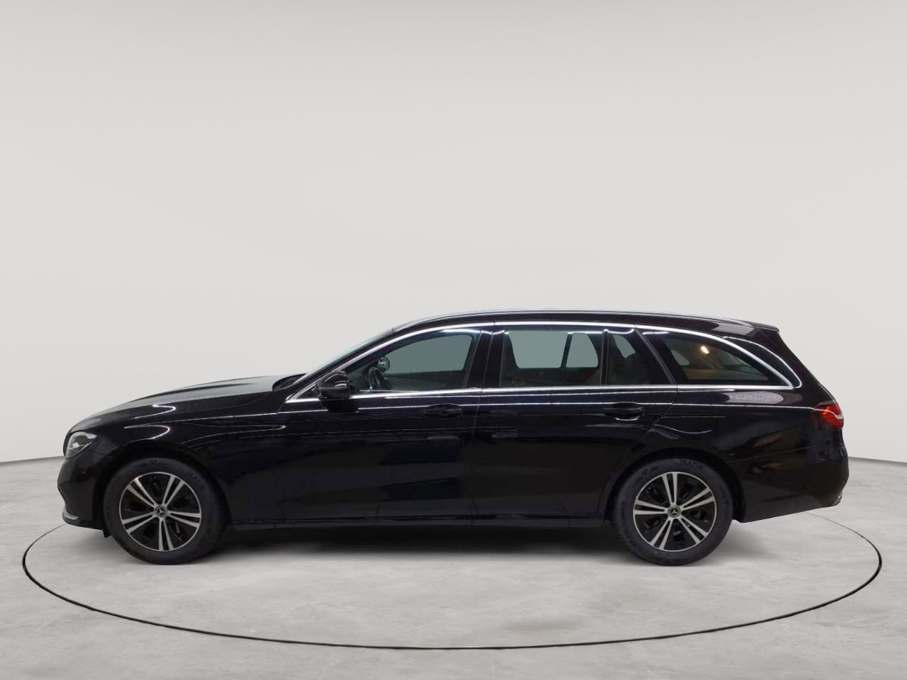 Mercedes-Benz E 220 d 4Matic T 9G-TRONIC Avantgarde 6
