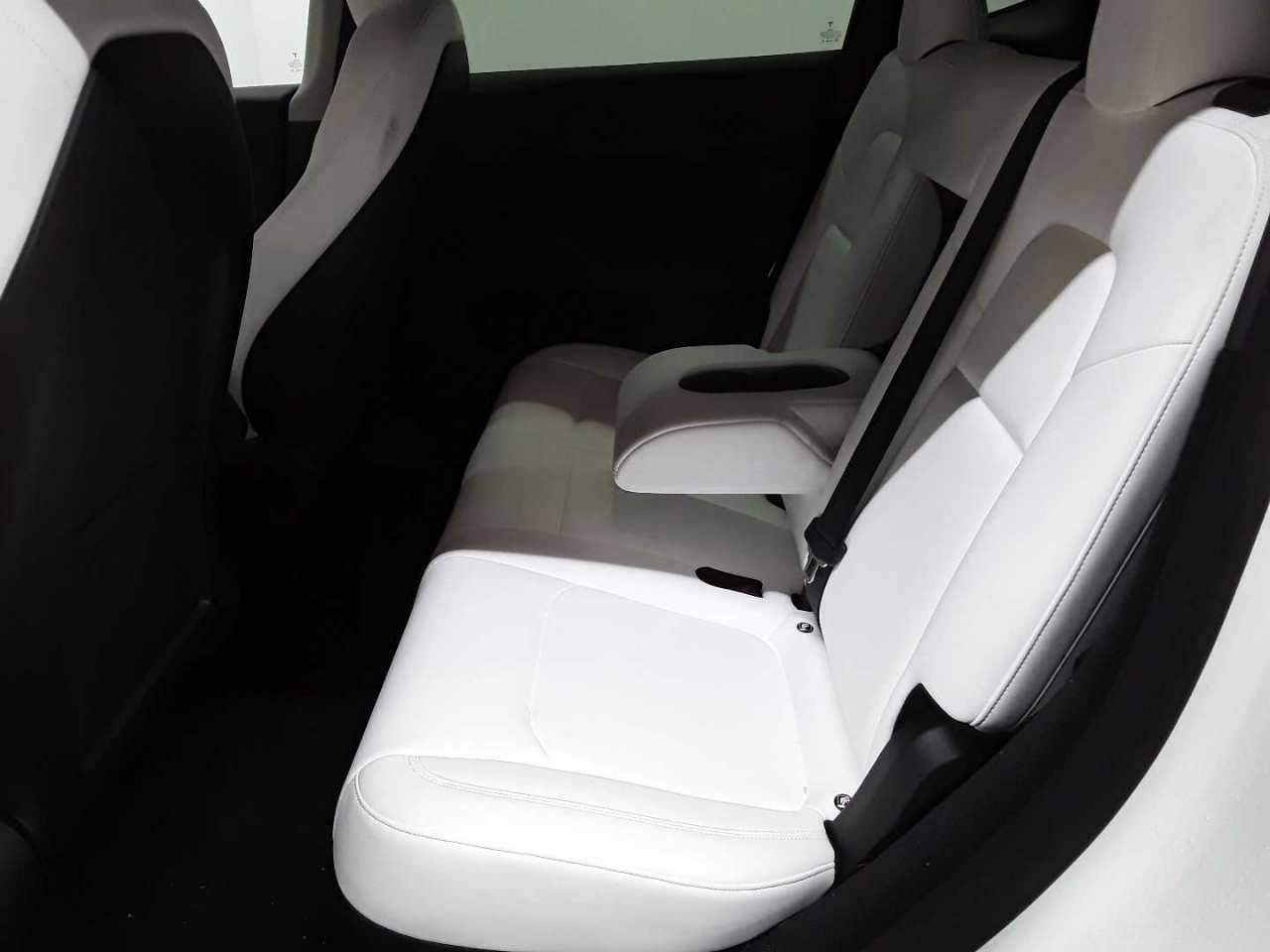 Tesla Model Y Long Range Dual Motor AWD 13