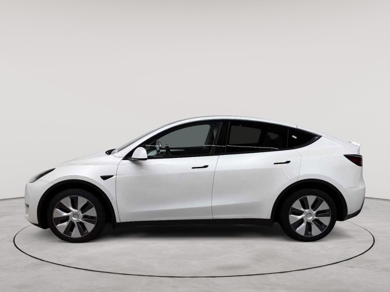 Tesla Model Y Long Range Dual Motor AWD 6