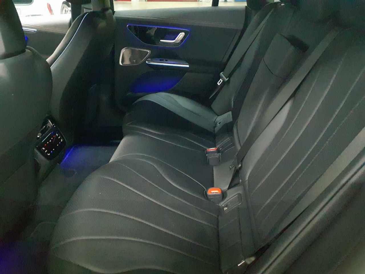 Mercedes-Benz EQE 350 Electric Art 13