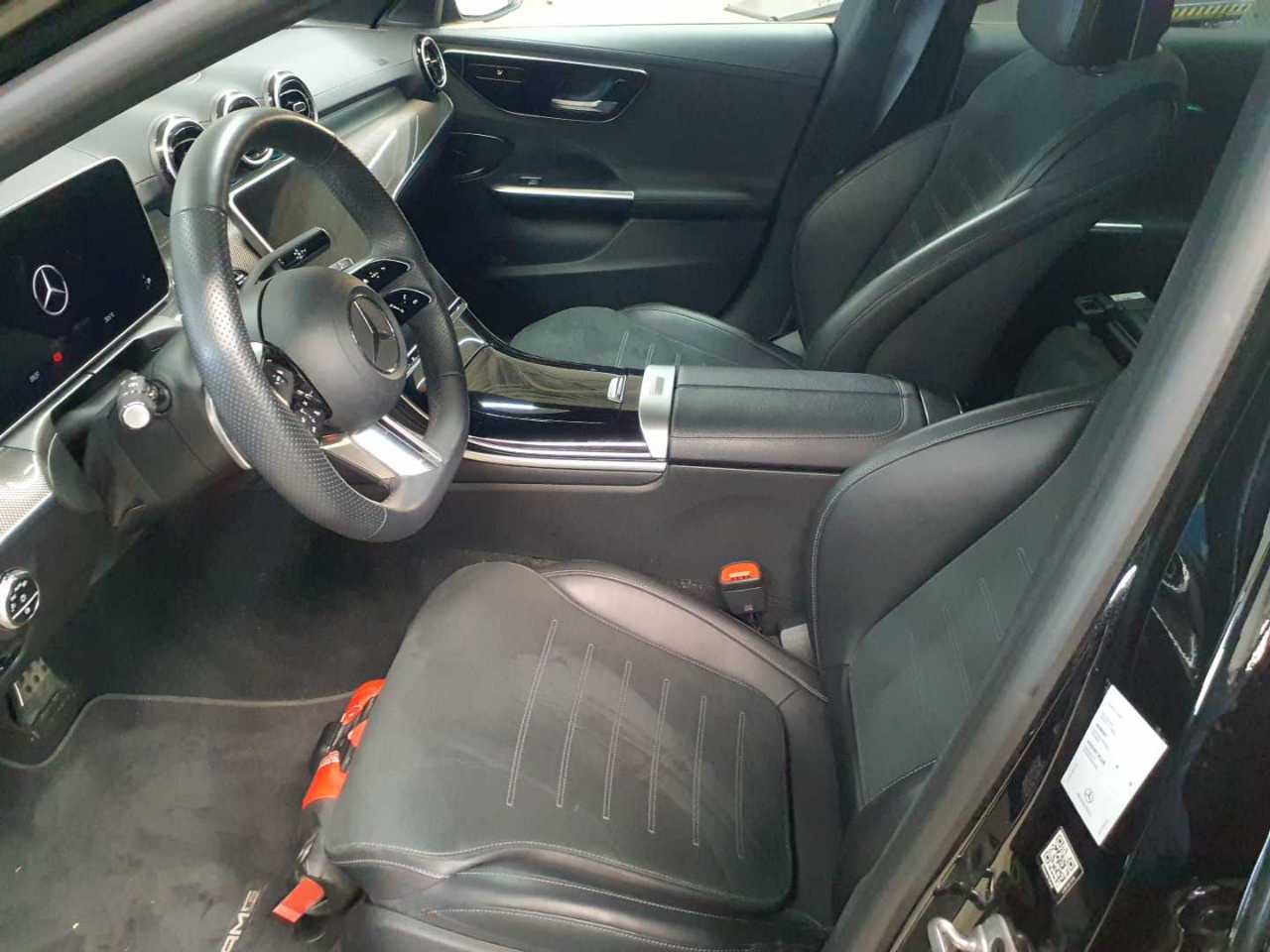 Mercedes-Benz C 220 d 4Matic T 9G-TRONIC AMG Line 7