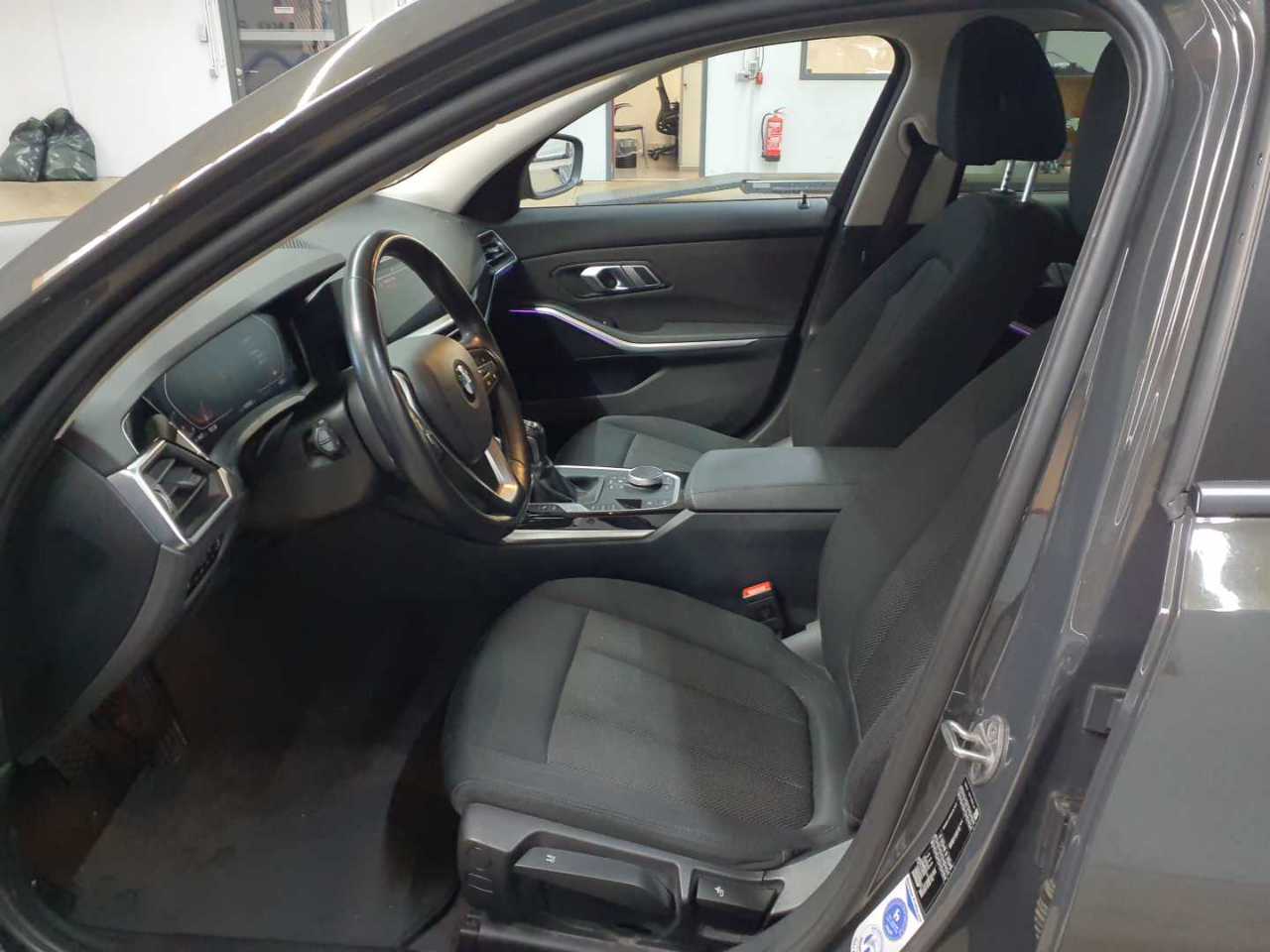 BMW 318d Touring Advantage 7