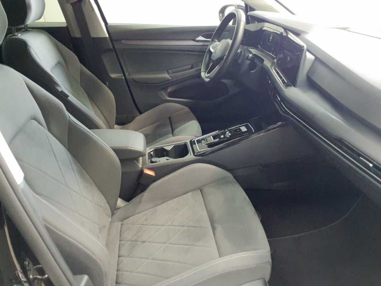 Volkswagen Golf Variant 2.0 TDI SCR DSG Style 8