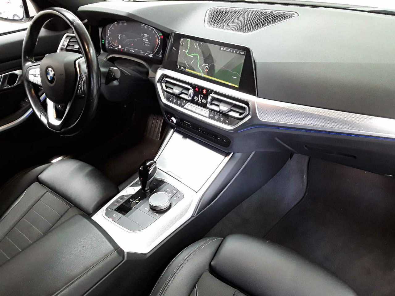 BMW 320d Touring xDrive Aut. Sport Line 9