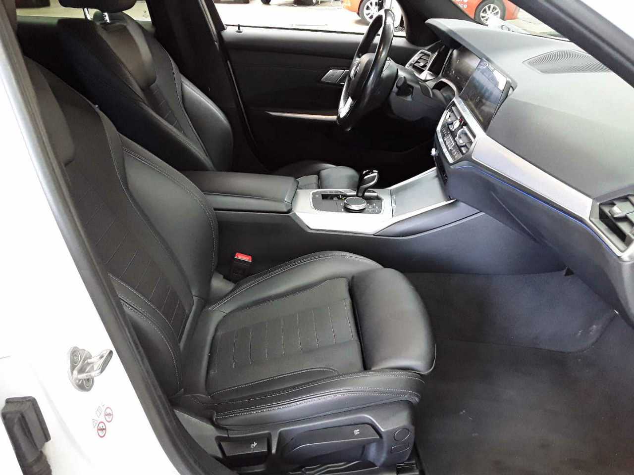BMW 320d Touring xDrive Aut. Sport Line 8