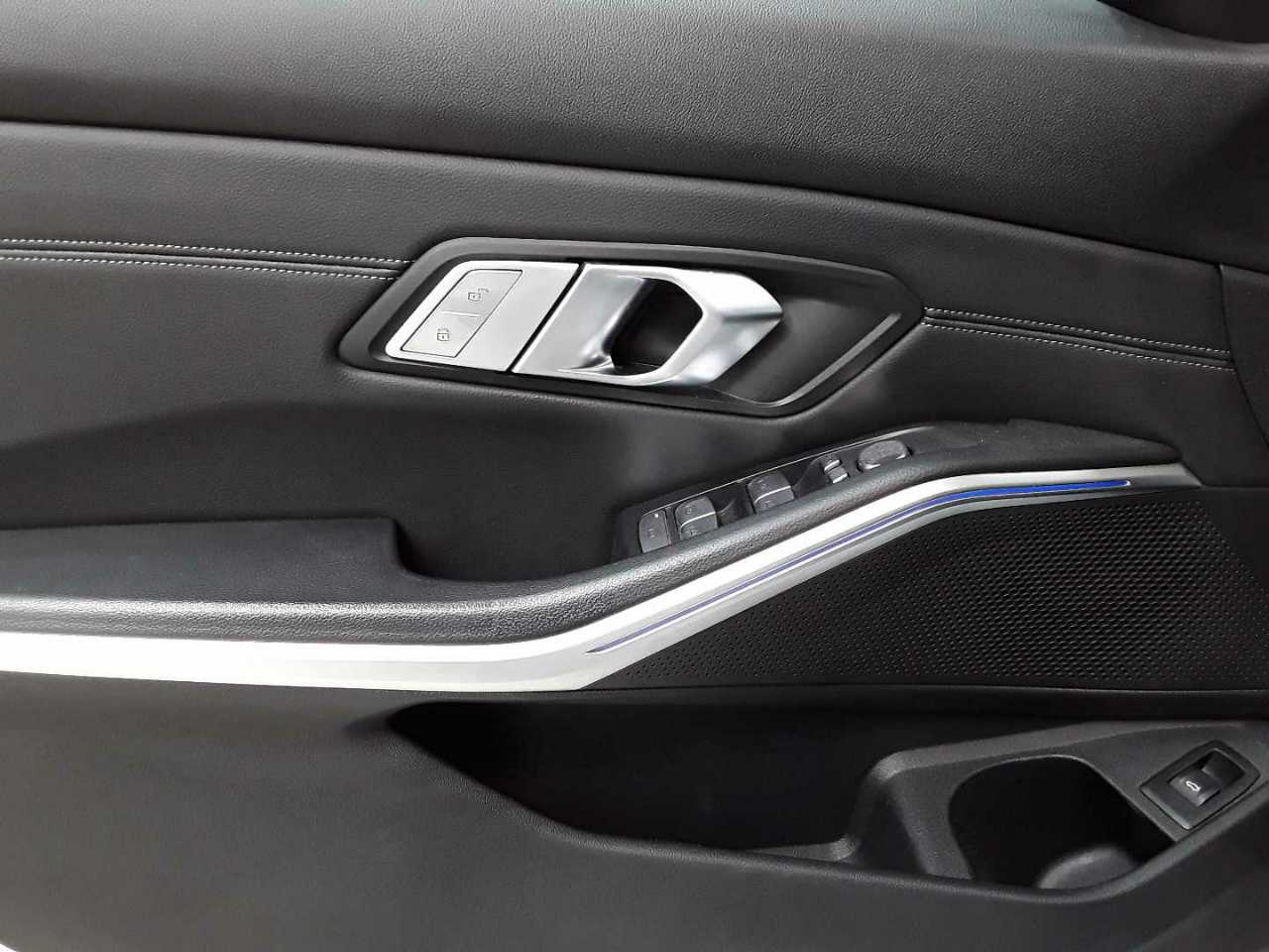 BMW 320d Touring xDrive Aut. Sport Line 16