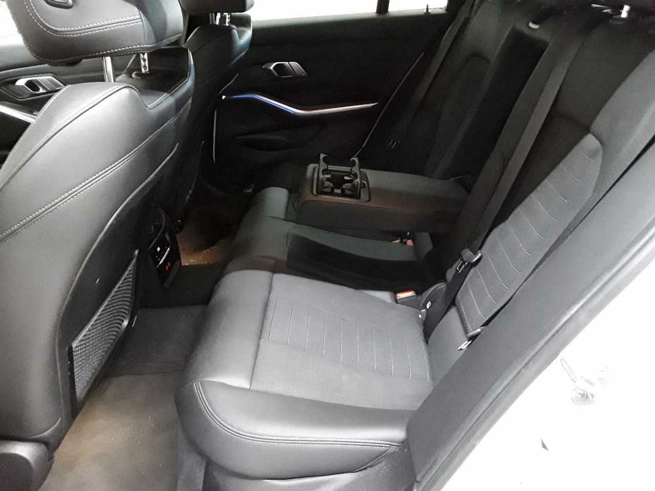 BMW 320d Touring xDrive Aut. Sport Line 13