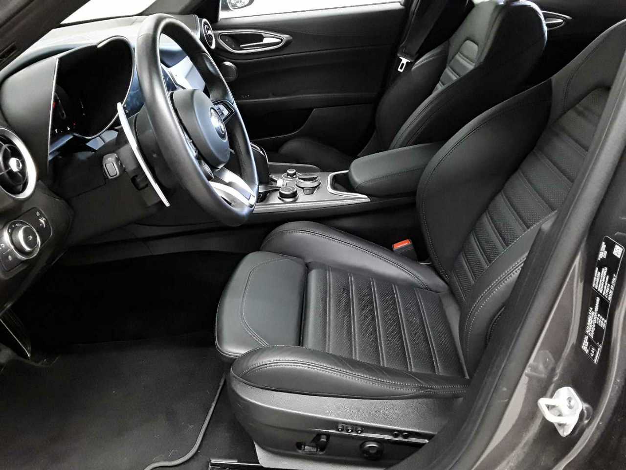 Alfa Romeo Giulia 2.2 Diesel AT8-Q4 Sprint 7