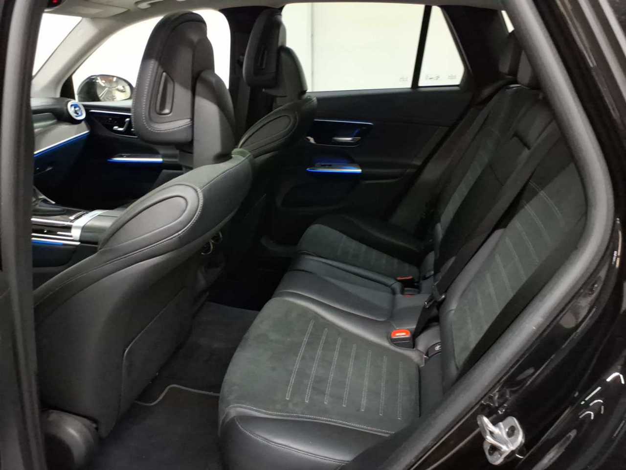 Mercedes-Benz GLC 220 d 4Matic 9G-TRONIC AMG Line Advanced 13