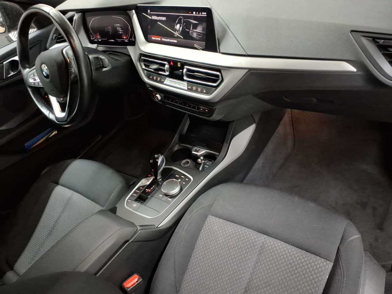 BMW 118d Aut. Advantage 9