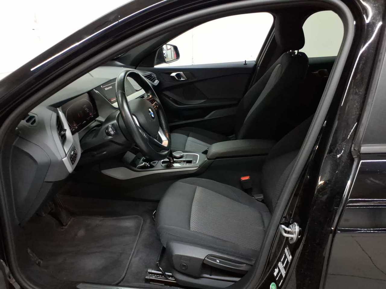 BMW 118d Aut. Advantage 7
